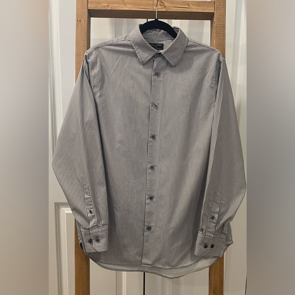 Men’s Banana Republic Medium Stripe Long Sleeve Button Down Dress Shirt Classic